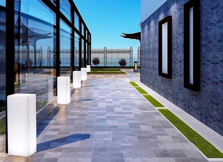 Светильник Колонна 30х180  питание от АКБ, RGB